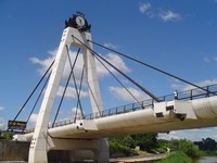 hoteis-em-brusque-sc-ponte-estaiada-irineu-bornhausen