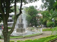 hoteis-em-valenca-rj-chafariz-da-praca-da-bandeira